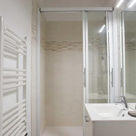 Appart Chaleureux Avec Balcon Apartman